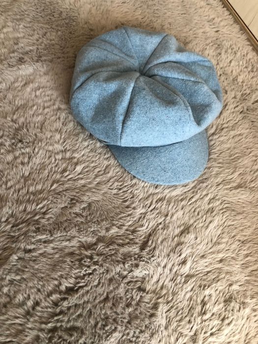 Нова шапка в синьо