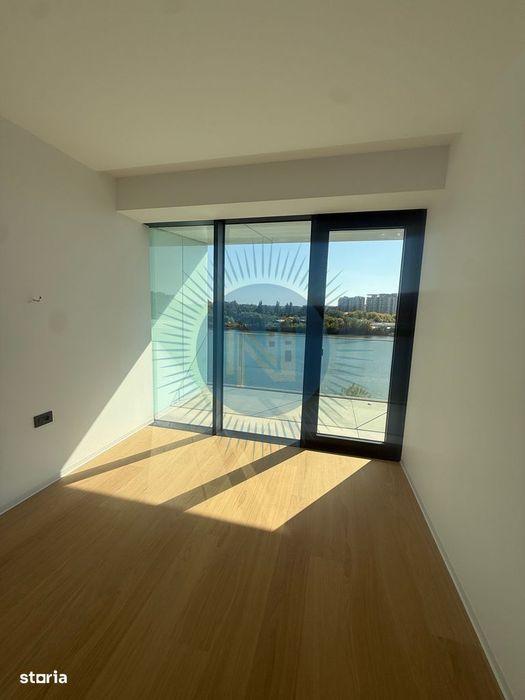 Apartament cu 4 camere vedere spre lac