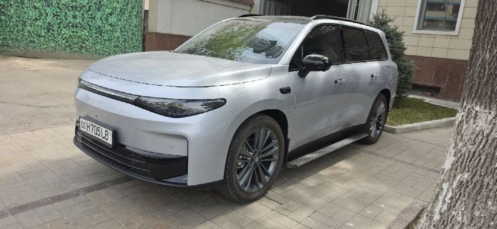 Leapmotor C16 Hybrid

4915x1905x1770
Емкость батареи; 28,4
Запас хода;