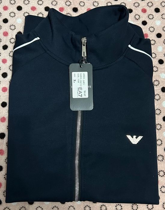 Vând bluza noua de bărbați Emporio Armani