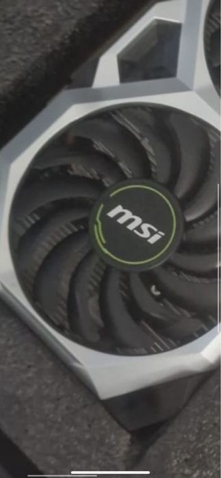 Vand gtx 1650TI nou aproape.