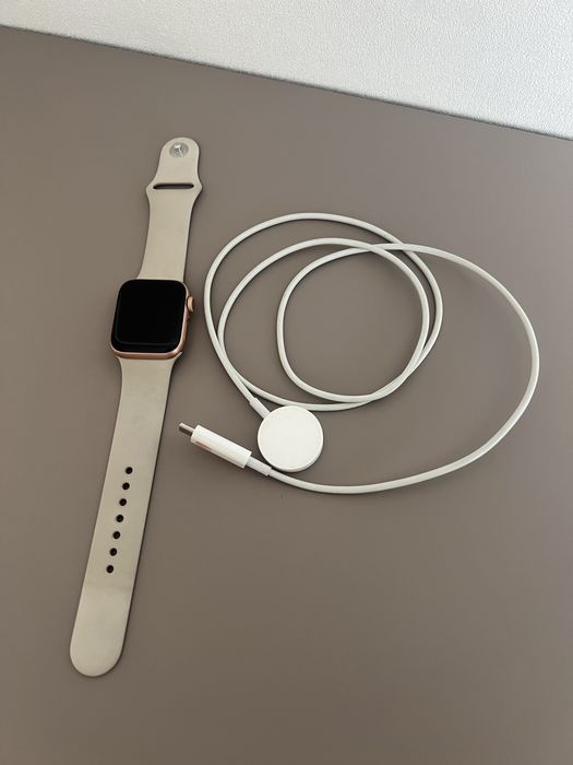 Apple Watch SE 40мм