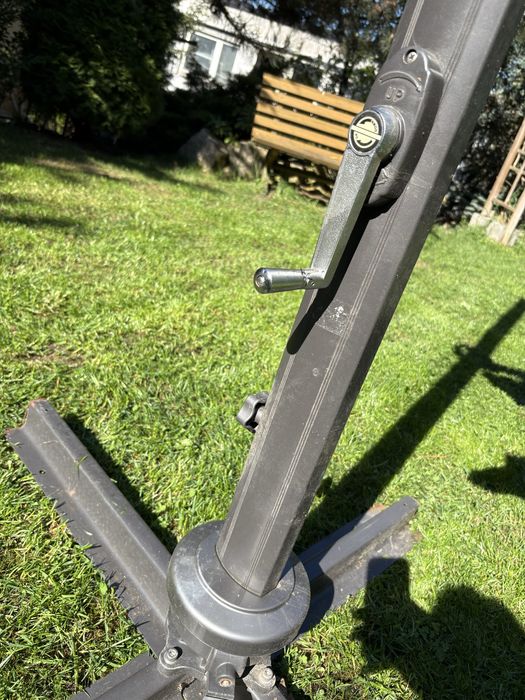 Umbrela 3 x 3 m cu grautati