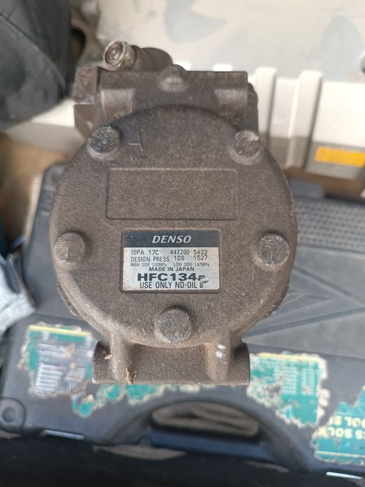 Компрессор кондиционера Mitsubishi Chariot Grandis (Denso 10PA17C)