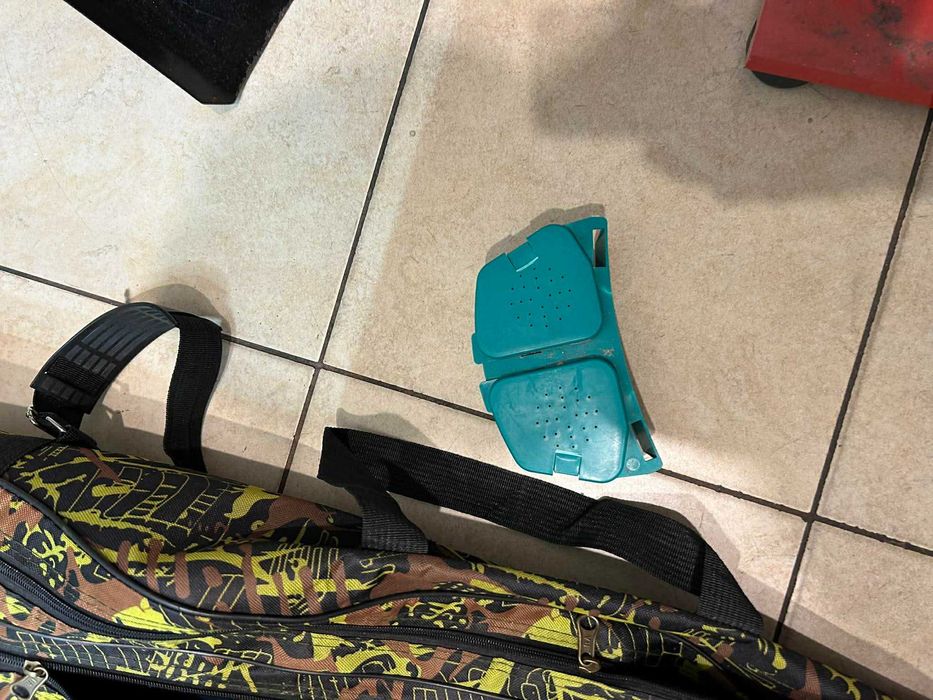 7 броя въдици с калъф и рибарски стол