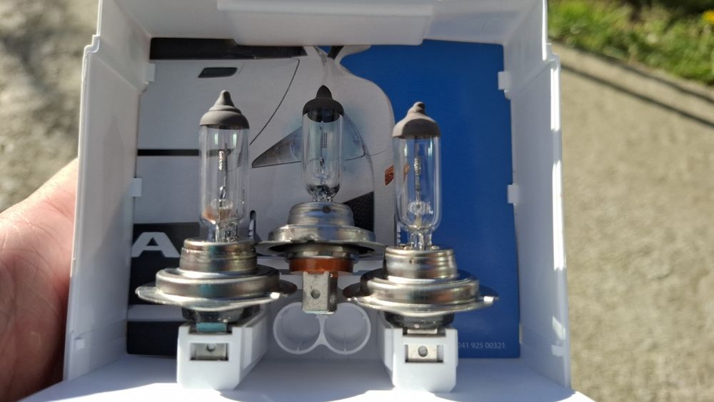 Becuri auto, suporți numere înmatriculare si Radiator clima AC VAG