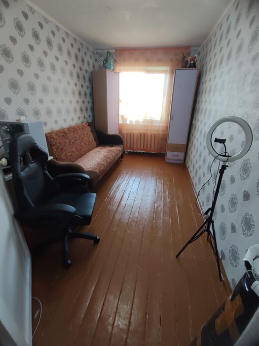 Продам  двух комнатную квартиру