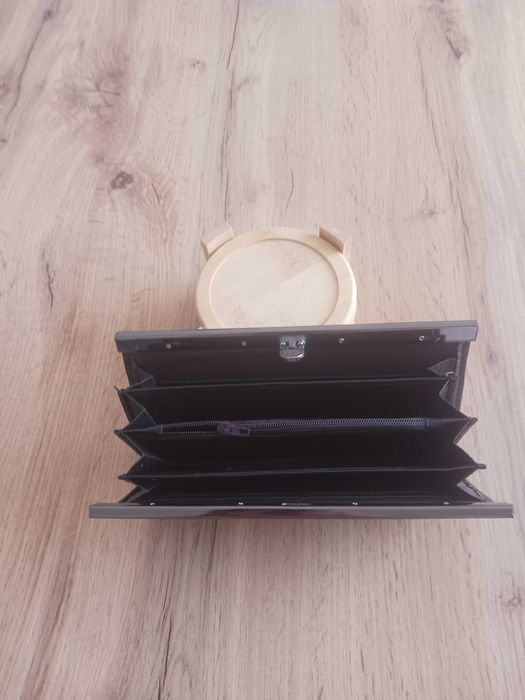 Дамско-портмоне -