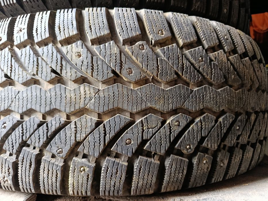 Pirelli 235 60 R18 комплект