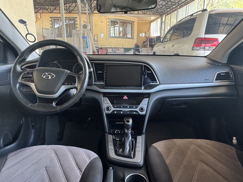 Hyundai Elantra, 2018