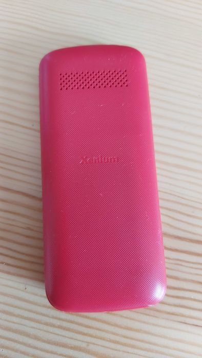 кнопочный телефон Xenium