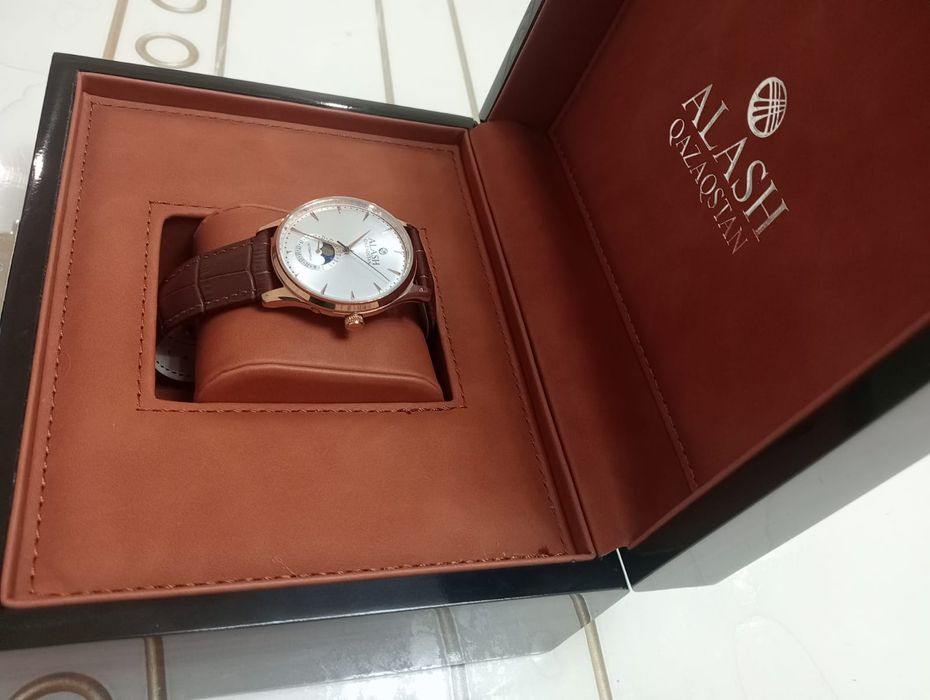 Бағасы 60000, келісім бар. Алаш сағаты, пайдаланылмаған,