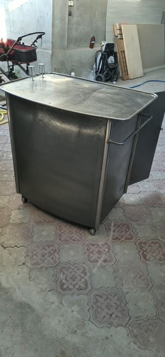 Арава тележка для продажи прохладительных напитков и мороженого