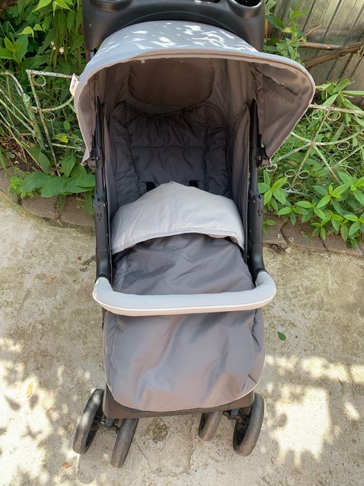 Vând cărucior Hauck Rapid 4R Plus (model sport)