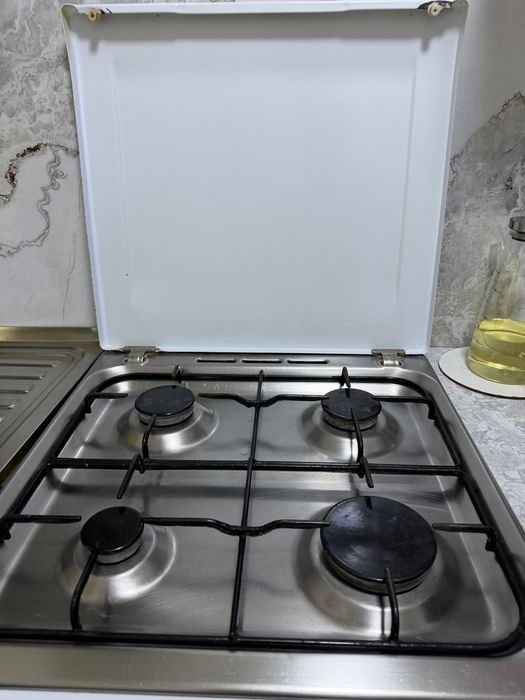 Продам газ плиту