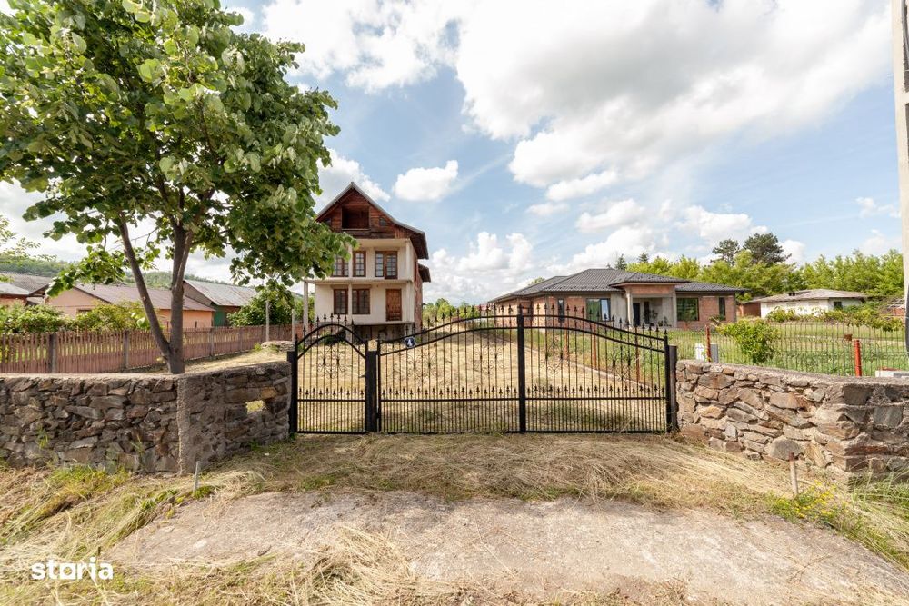 Casa +teren 1093 mp Domnesti-Arges cu o panorama superba!