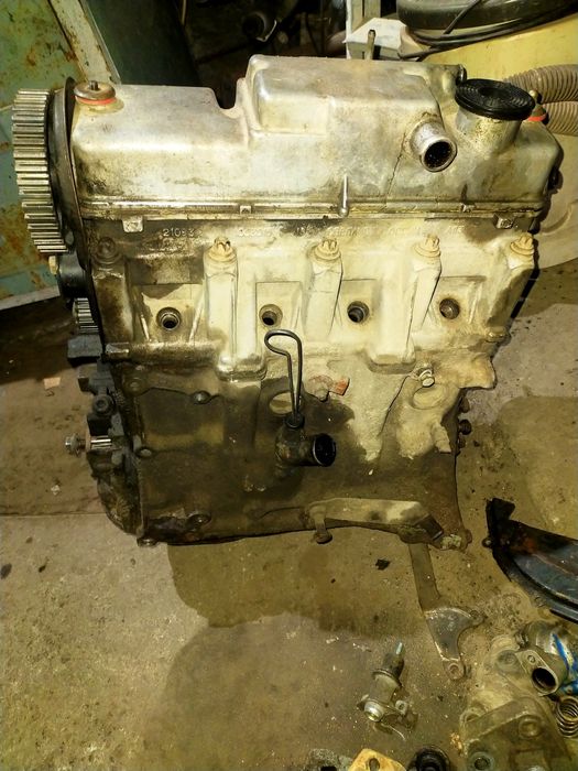 Продается мотор 8 клапоный.
