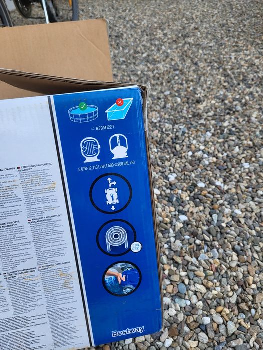 Vand aspirator piscina.