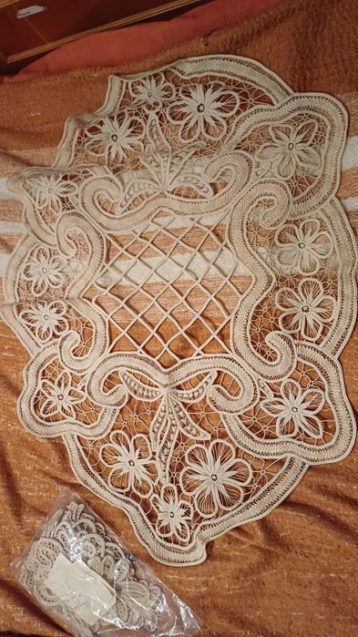 Vând mileuri de macrame