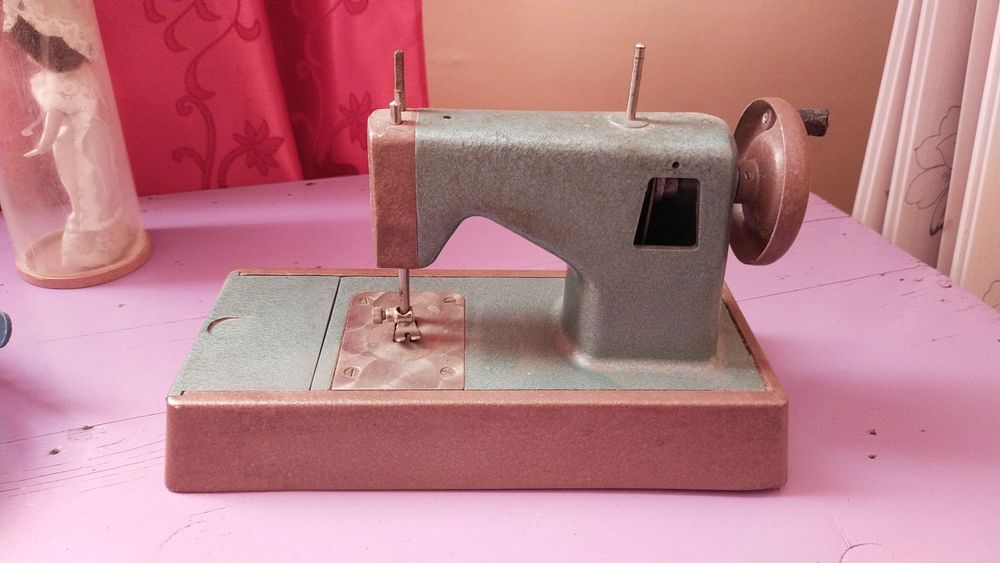 Продам советские игрушки разные