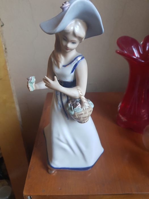 Vand binelouri de porțelan