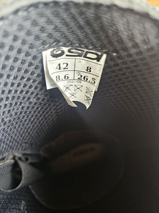 Vând ghete de cross Sidi și genunchiere Thor