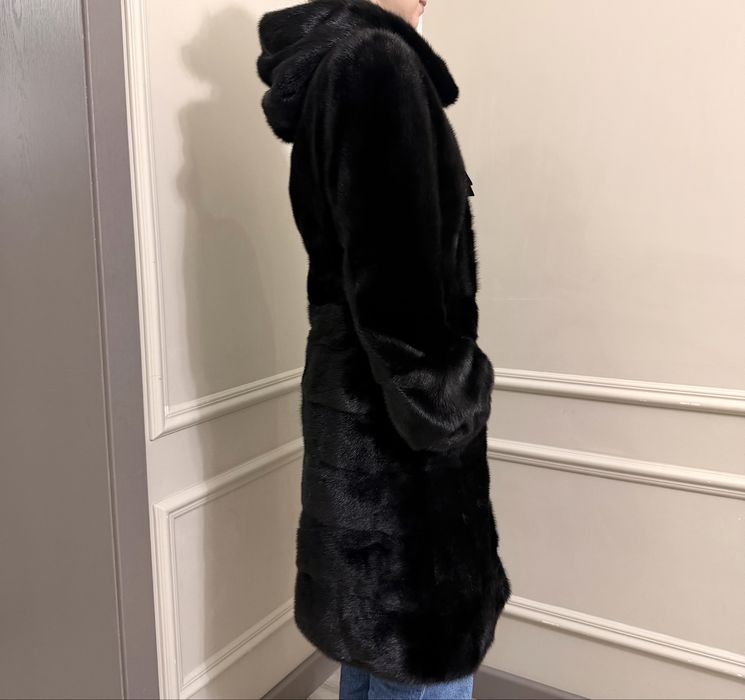 Продам шубу норковую новая