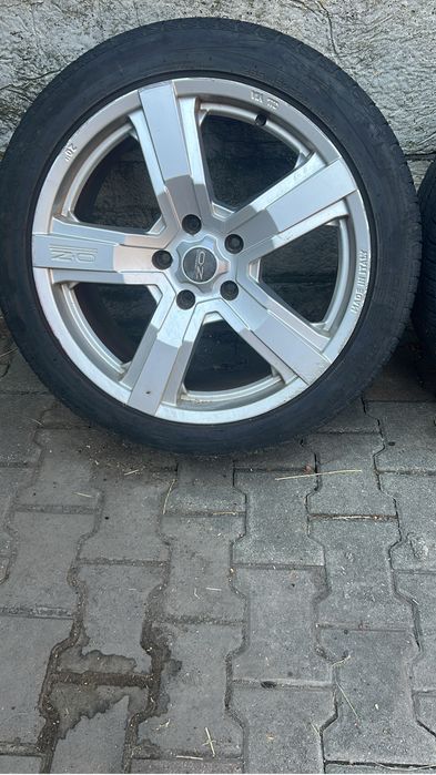 Vand sau schimb cu auto
