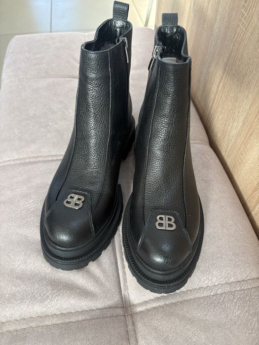 Продам зимние ботинки