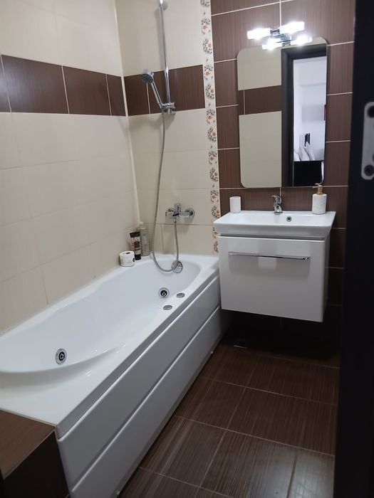 Apartament de închiriat 2 camere    0751. 541.857   Mamaia langa Hotelul Nevada  60 mp