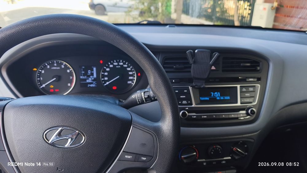 Vând Hyundai i20