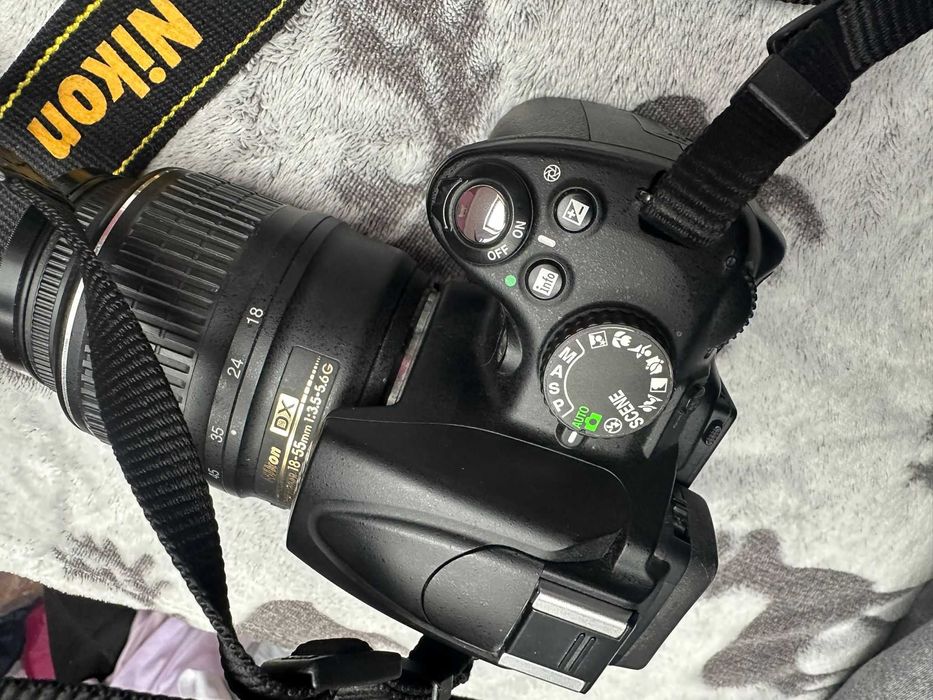 Aparat foto Nikon D5000 Obiectiv 18-55MM VR Cu baterie si incarcator
