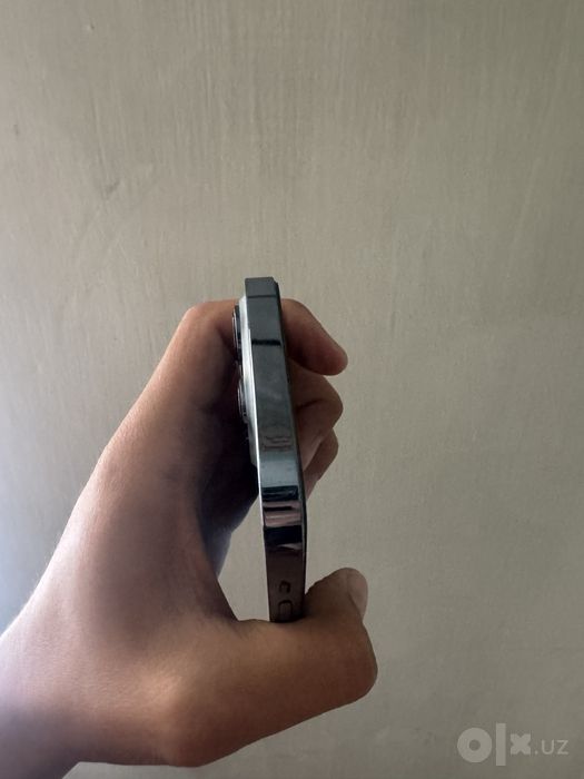 Iphone 13 pro 256g holati tinnu rasmda korsatilgan karobkasi yo