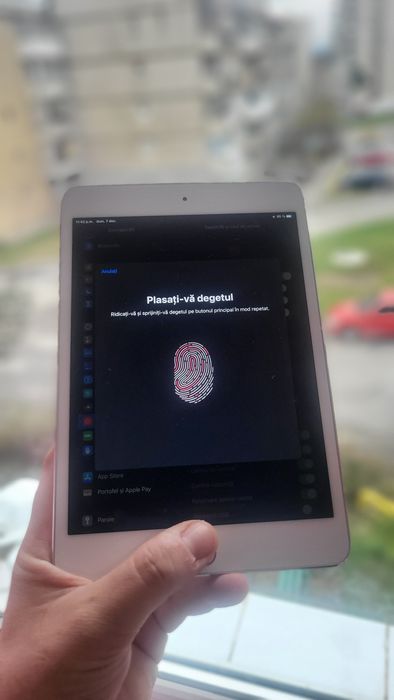 Ipad Mini 4 pentru piese!!!