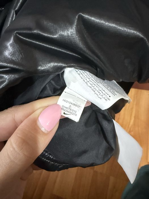 Дамско оригинално яке на NIKE