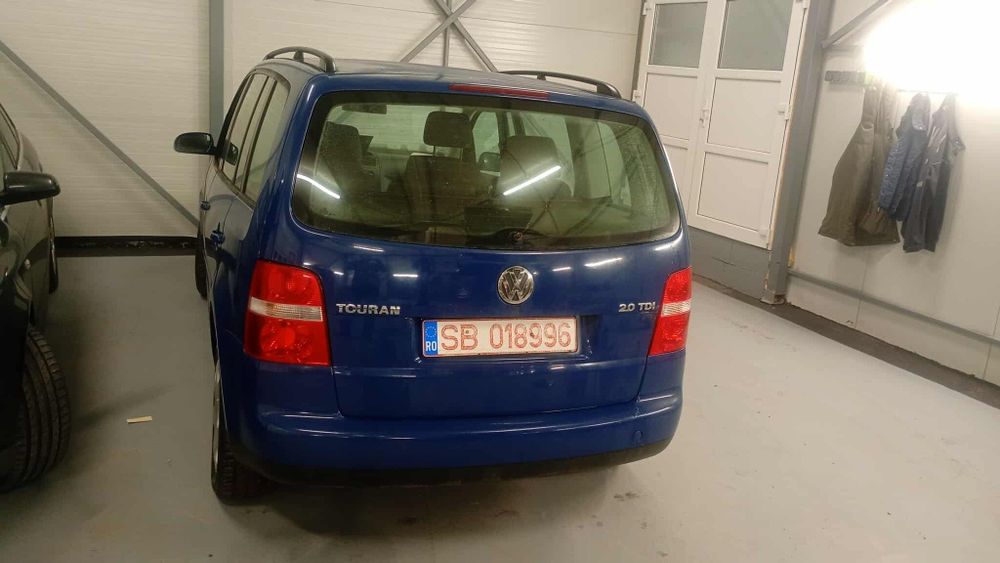 Dezmembrez Wollswagen Touran 

Wollswagen golf 5 plus 

1.9 TDI.   BKC