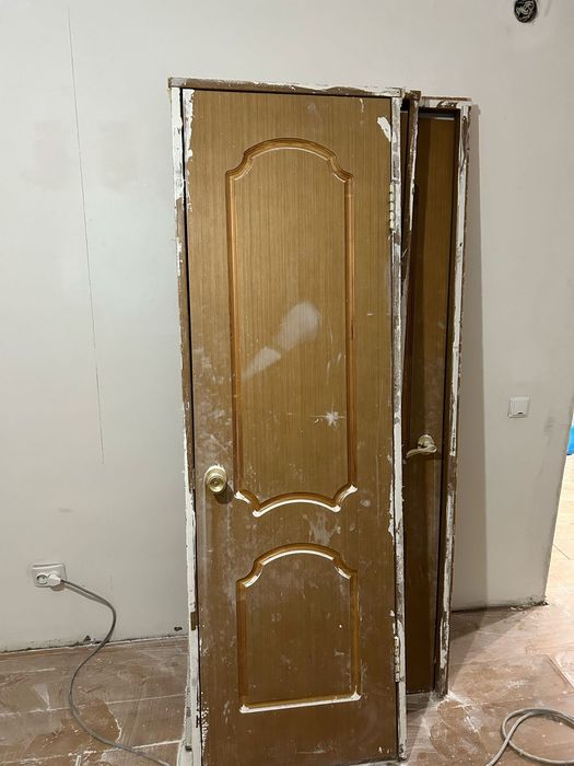 Продаётся Двери железный и деревянные