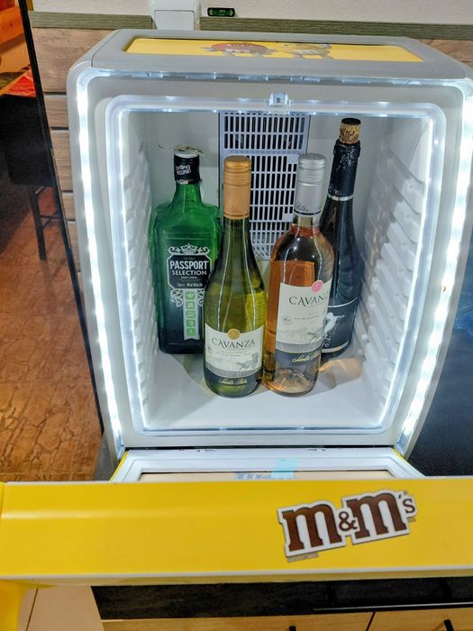 Мини бар-хладилна витрина