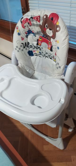 Стол за хранене на дете