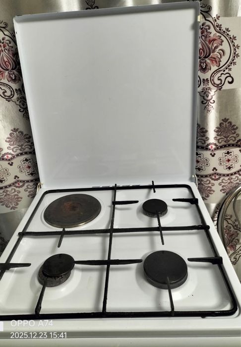 Продам газовую плиту