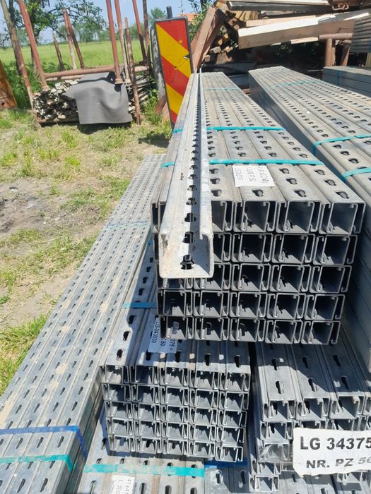 Stîlpi zincați gard