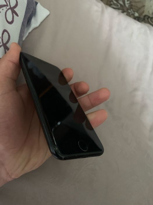 Продам айфон 7 в хорошем состояние