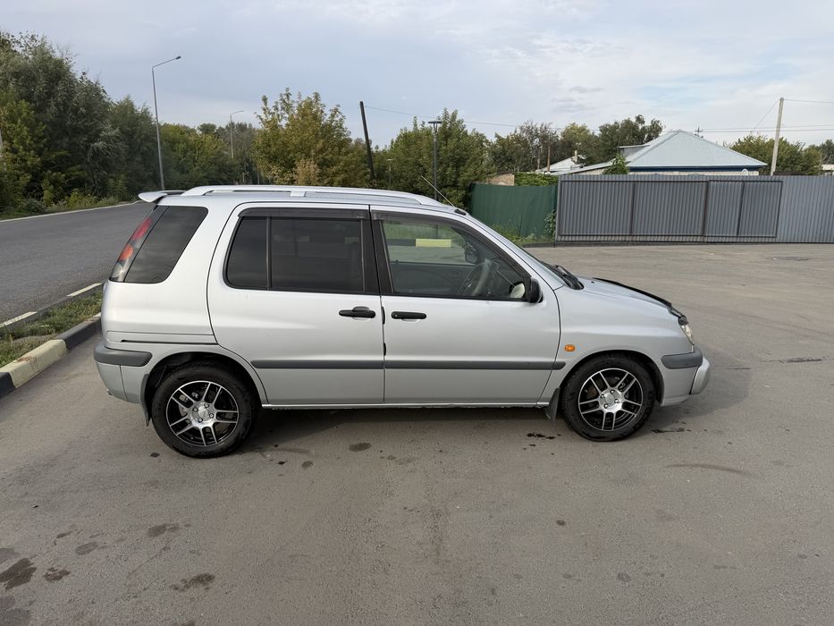 Продам Toyota Raum