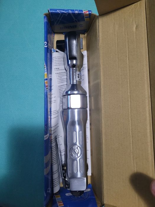 Cheie pneumatic cu clichet Unior