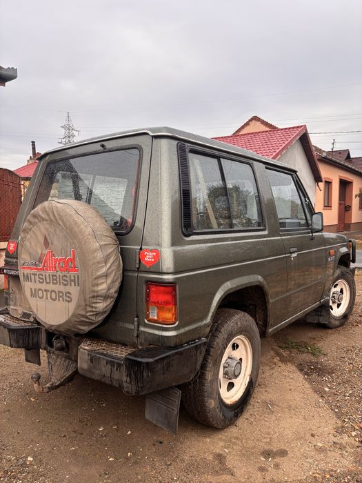 MITSUBISHI Pajero 1988 — imagine 3
