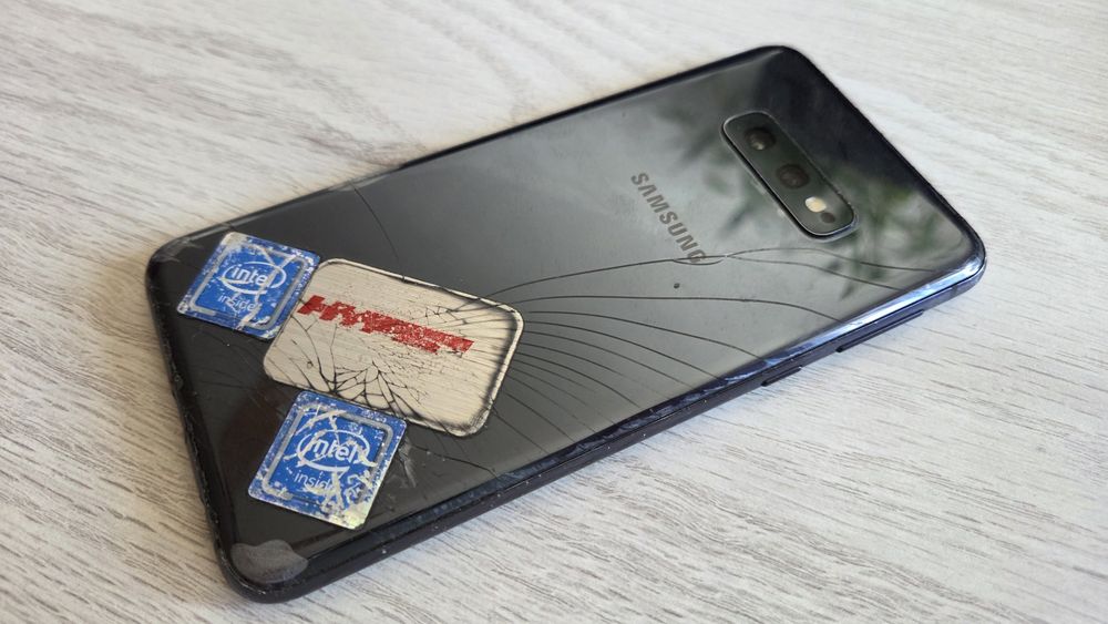 Samsung S10e 128gb cu display si capac stricat