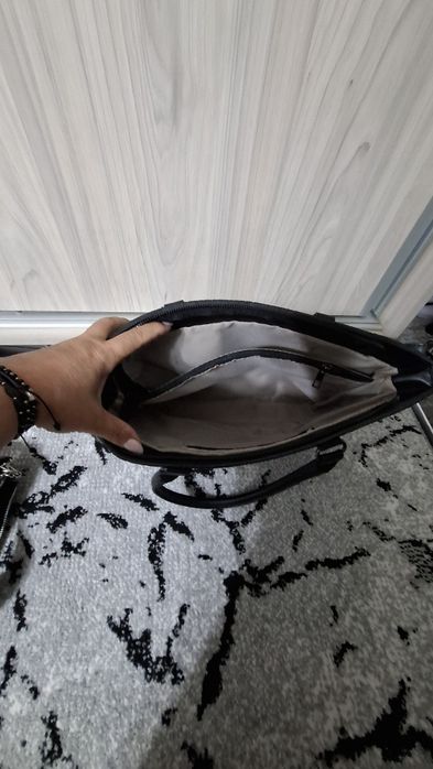 Geanta Guess eleganta