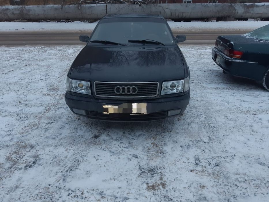 Продам фары Ауди 100с4