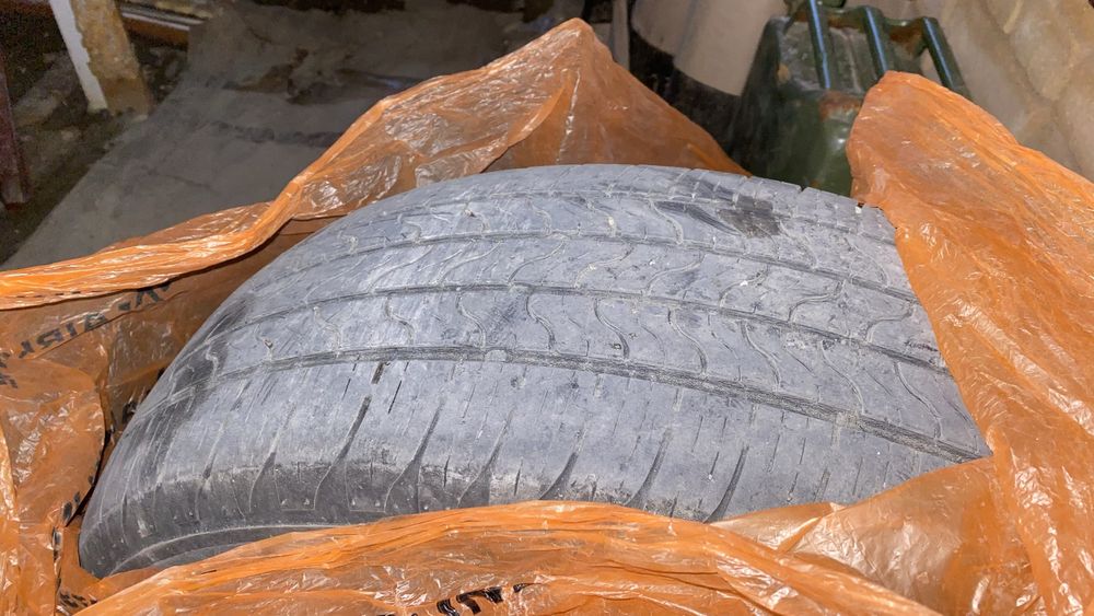Продам покрышку  215/60/17
