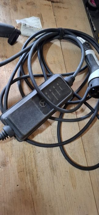 Încărcător auto Mercedes